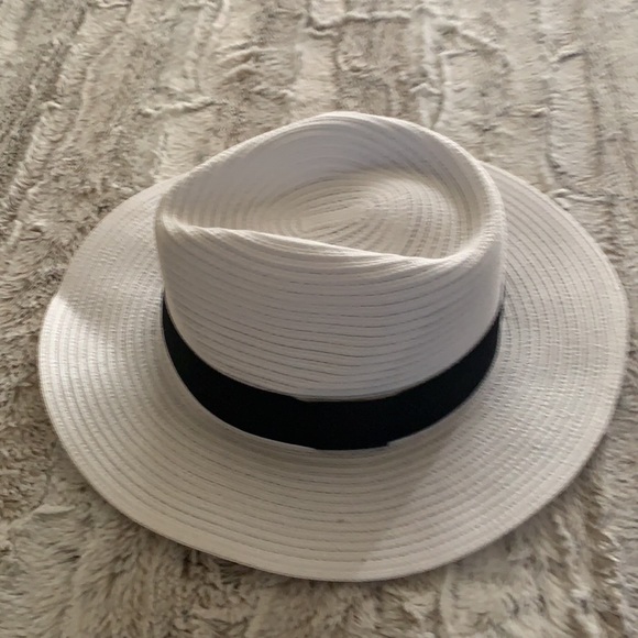 Hat - Picture 3 of 4